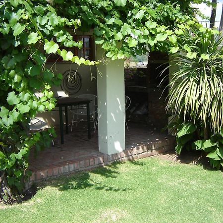 Ladybrand Guest House Exterior photo