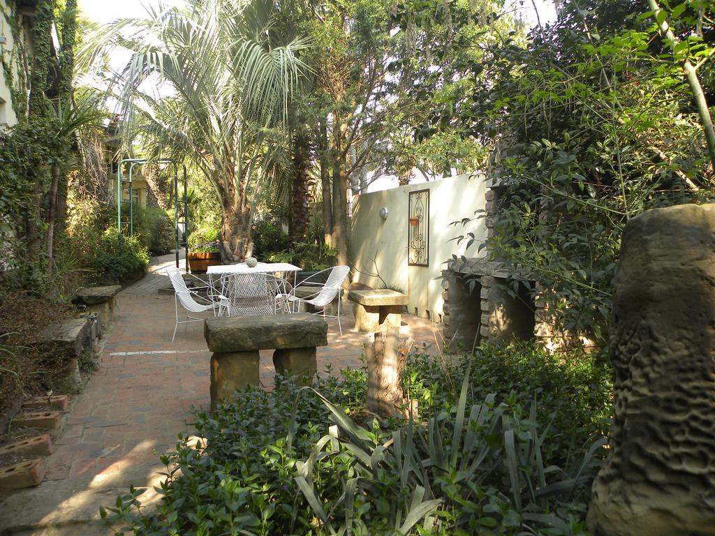 Ladybrand Guest House Exterior photo